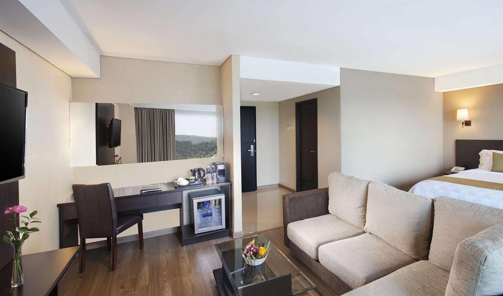 Best Western Premier The Hive Джакарта Экстерьер фото